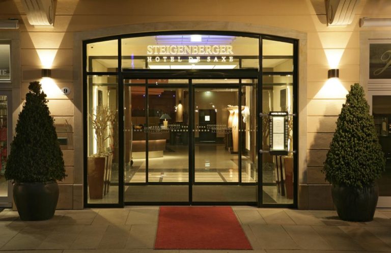 Steigenberger Hotel De Saxe, Dresden Hotel Entrance