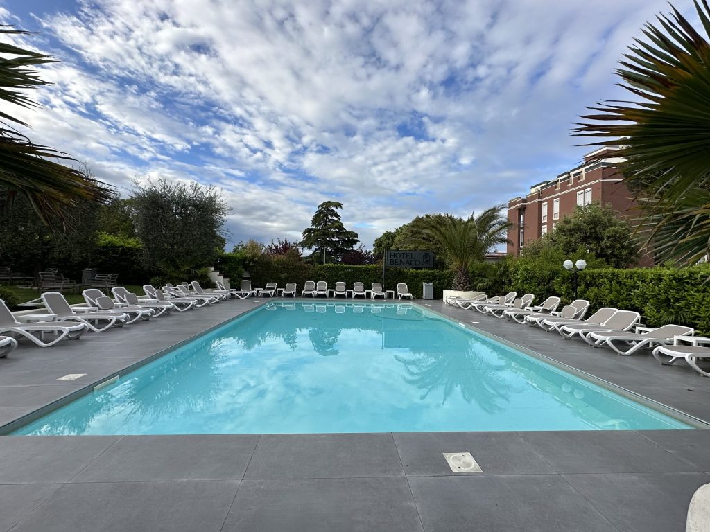 Hotel Benaco - Pool & Gardens