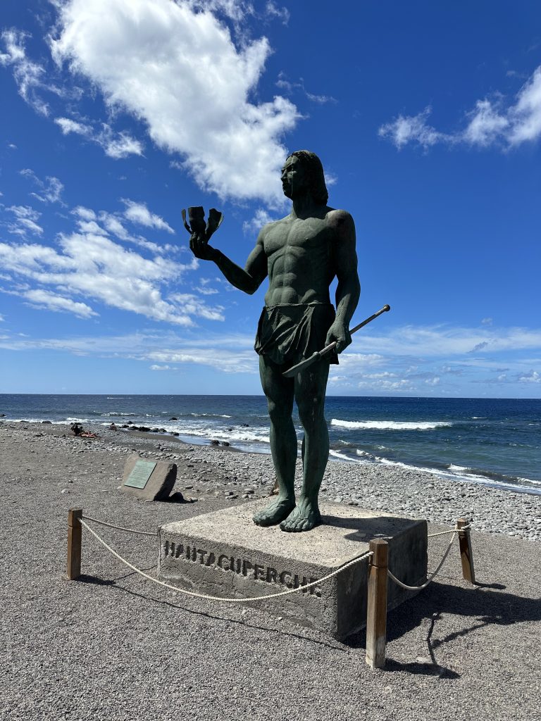Hautacuperche-statue-La-Puntilla