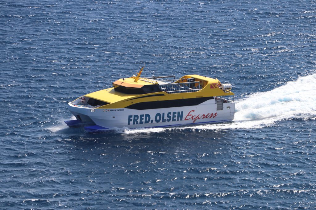 The-Fred-Olsen-Express