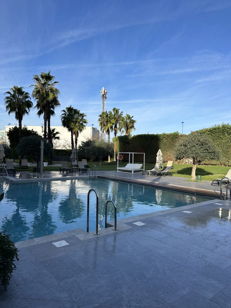 Swimming-pool-Barcelo-Sevilla