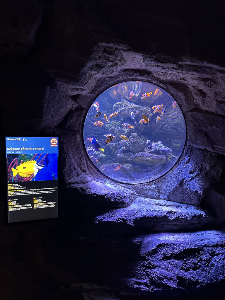 Exhibits & Tanks
