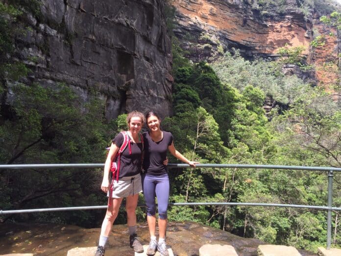 Alissa from LiveBold.Travel hiking in Australia